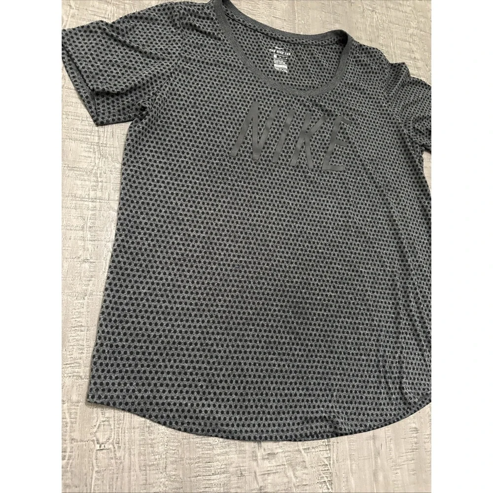 Nike‎ Tee shirt women's Dry fit athletic cut size large black polka dot